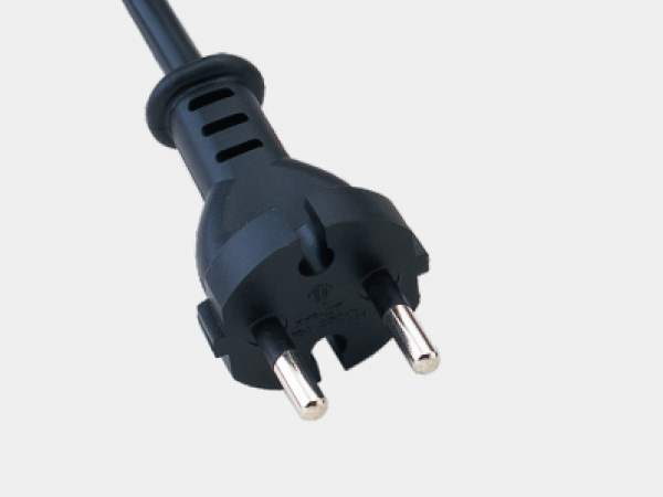電源線(xiàn)導體要有一定的光澤和適度的柔軟性